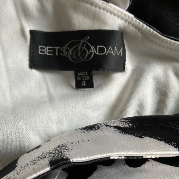 Betsy Adam one shoulder gown - Picture 5 of 6